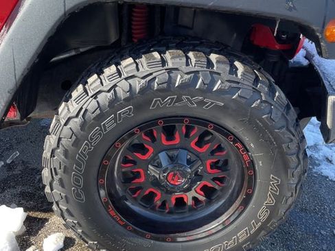 Used 2018 Jeep Wrangler Sport image 19