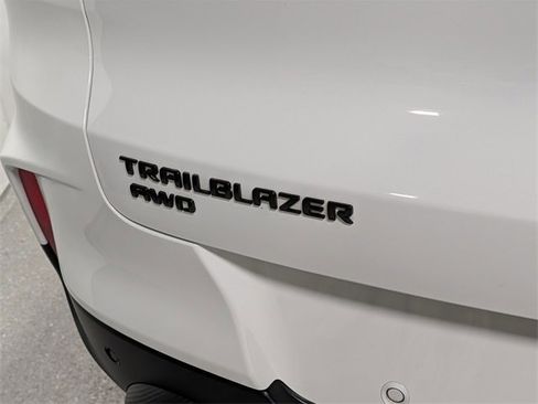 Certified 2023 Chevrolet TrailBlazer RS w/ Convenience Package image 5