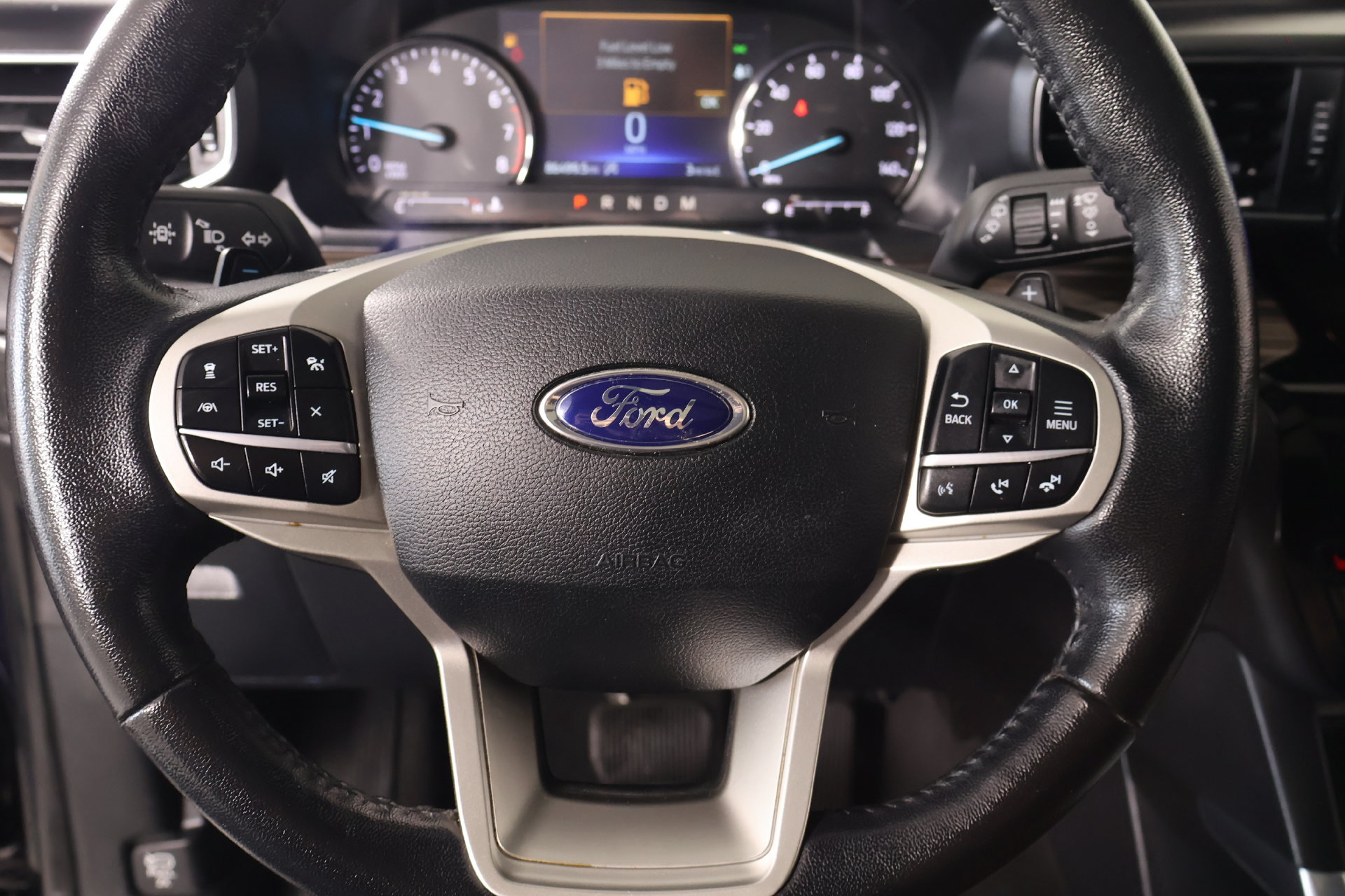 Used 2021 Ford Explorer Limited w/ Equipment Group 301A AWD/4WD image 3