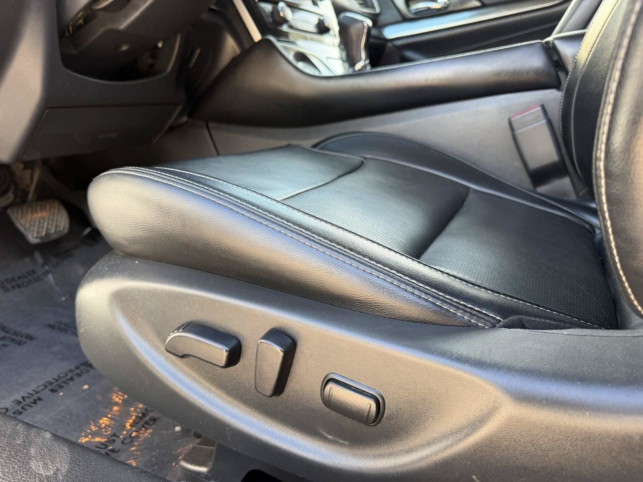 Used 2022 Nissan Maxima SV w/ Floor Mat Group FWD image 32