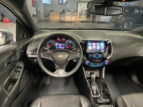 Used 2018 Chevrolet Cruze Premier w/ Premier True North Edition FWD image 30
