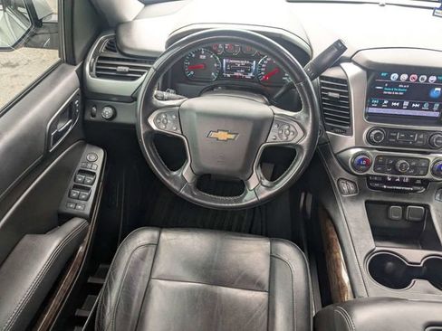 Used 2019 Chevrolet Tahoe LT w/ Luxury Package RWD image 16