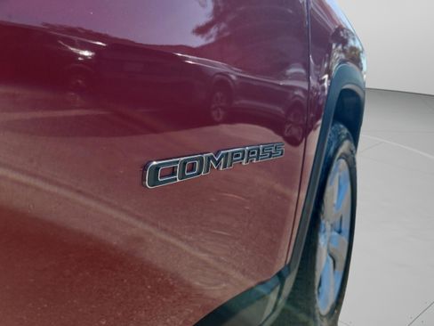 Used 2019 Jeep Compass Latitude image 8