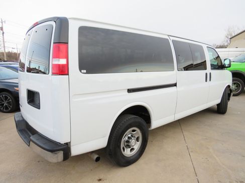 Used 2018 Chevrolet Express 3500 LT w/ LT Preferred Equipment Group image 4