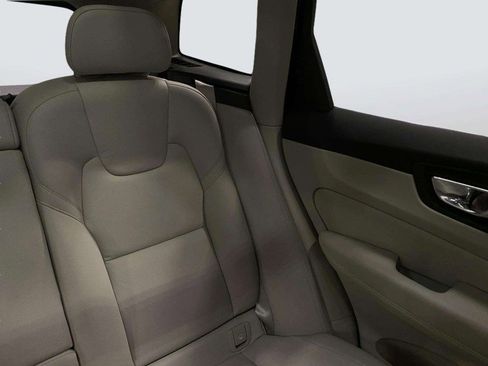 Used 2023 Volvo XC60 B5 Plus FWD image 29