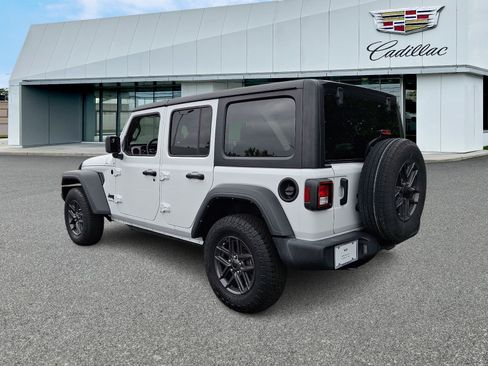 Used 2024 Jeep Wrangler Unlimited Sport AWD/4WD image 4