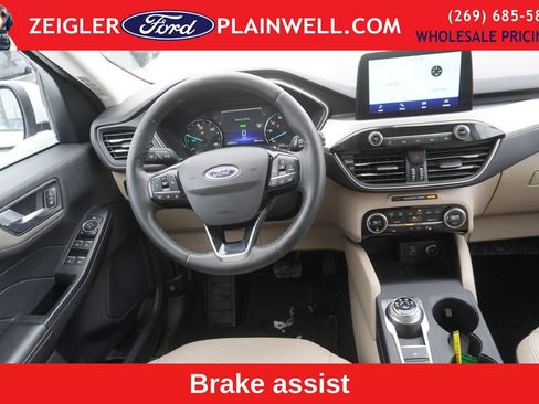 Used 2021 Ford Escape SEL image 11