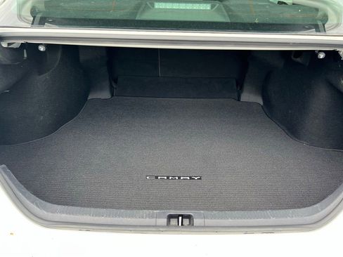 Used 2022 Toyota Camry LE w/ Carpet Mat Package (TMS) FWD image 31