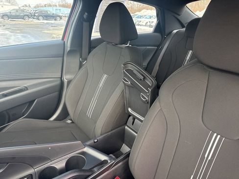 Certified 2025 Hyundai Elantra Sport image 29