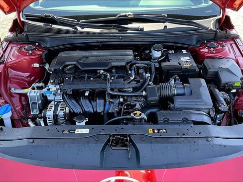 Used 2025 Hyundai Elantra Sport image 10