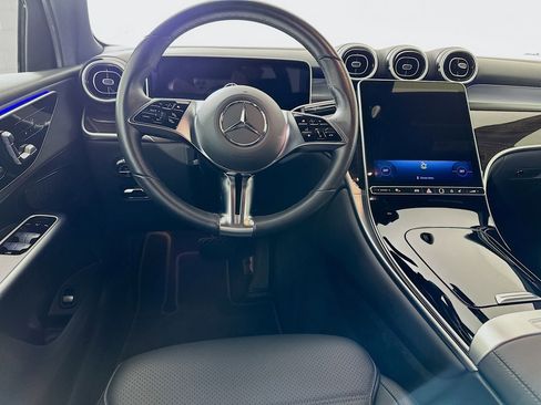 Used 2025 Mercedes-Benz GLC 300 image 22