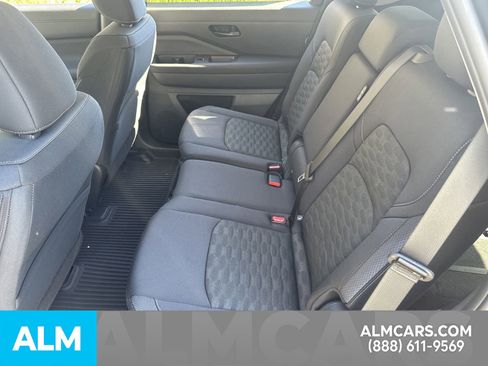 Used 2025 Nissan Pathfinder SV image 23