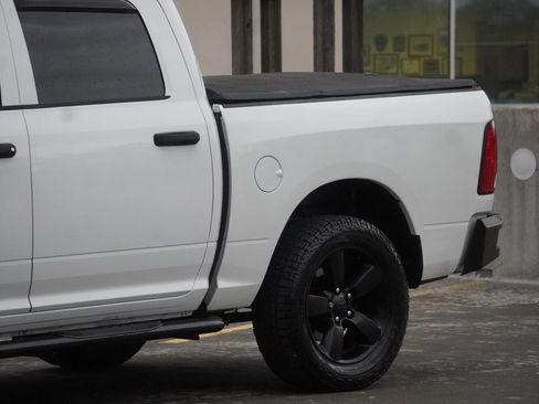 Used 2016 RAM 1500 Express image 30
