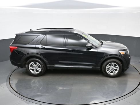 Used 2021 Ford Explorer XLT w/ Class III Trailer Tow Package AWD/4WD image 41