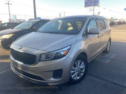 Used 2017 Kia Sedona LX w/ LX Essentials Premium Package