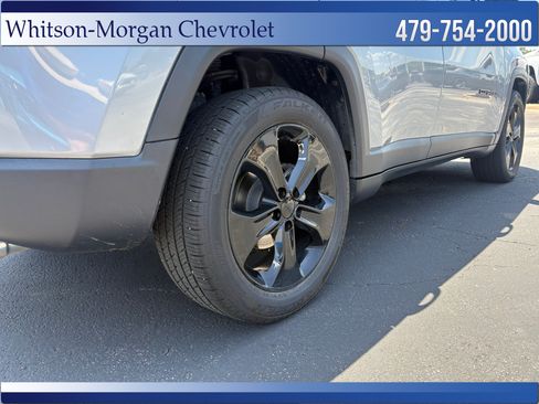 Used 2021 Jeep Compass Latitude FWD image 9