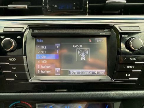 Used 2015 Toyota Corolla S Premium image 18