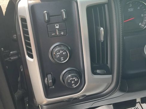 Used 2014 GMC Sierra 1500 SLT w/ SLT Crew Cab Value Package AWD/4WD image 23