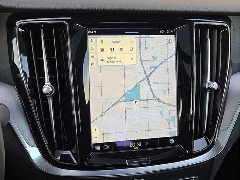 Certified 2024 Volvo S60 B5 Core image 26