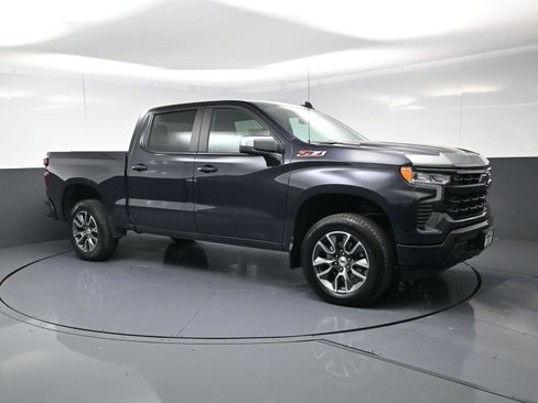 Used 2022 Chevrolet Silverado 1500 RST image 2