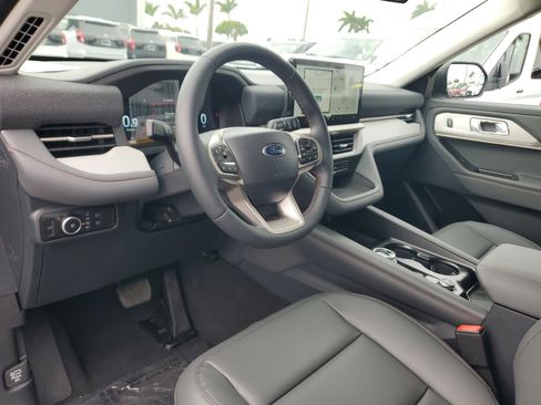New 2026 Ford Explorer Active w/ Active Comfort Package image 9