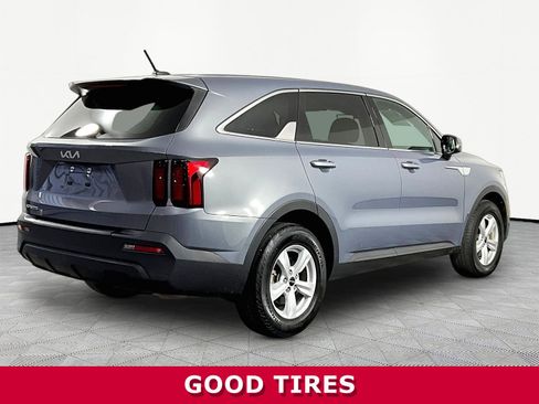 Certified 2023 Kia Sorento LX FWD image 6