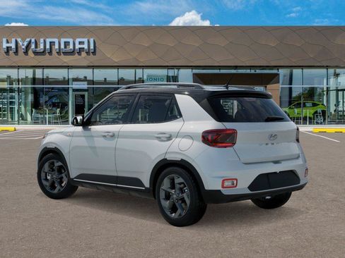 New 2026 Hyundai Venue SEL FWD image 5