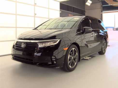 Used 2023 Honda Odyssey Elite image 4