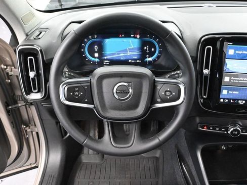 Used 2023 Volvo XC40 B5 Core AWD/4WD image 26