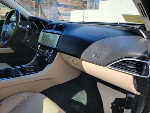 Used 2017 Jaguar XE Prestige image 22