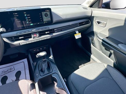 New 2025 Kia K4 LXS image 21