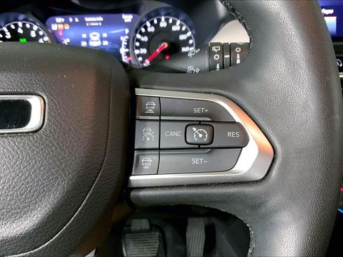 Used 2025 Jeep Compass Limited AWD/4WD image 19