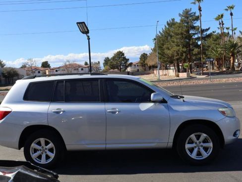Used 2010 Toyota Highlander 2WD image 8