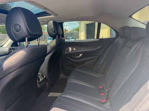 Used 2018 Mercedes-Benz E 300 image 6