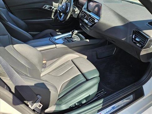 Used 2022 BMW Z4 M40i w/ Driving Assistance Package RWD image 15