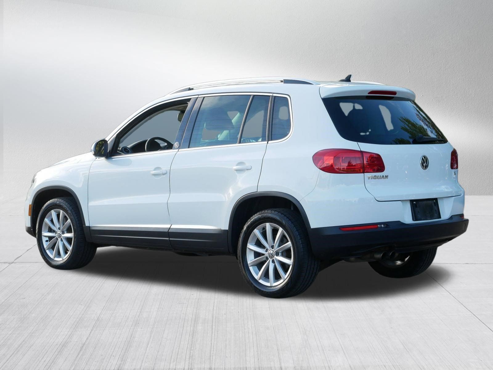 Used 2017 Volkswagen Tiguan Wolfsburg Edition FWD image 5