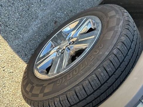 Used 2020 Chevrolet Trax LT w/ LT Convenience Package image 33