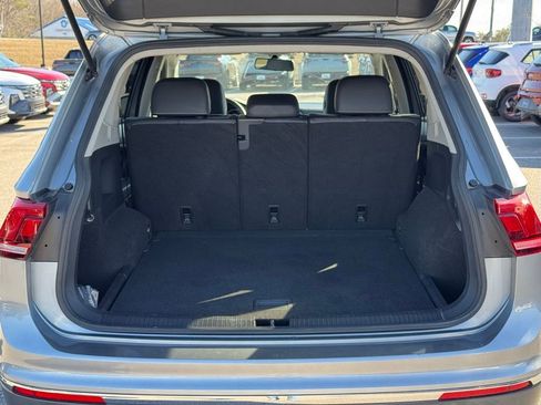 Used 2021 Volkswagen Tiguan SE image 15