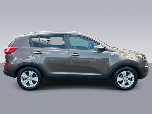 Used 2011 Kia Sportage LX w/ Convenience Pkg image 2