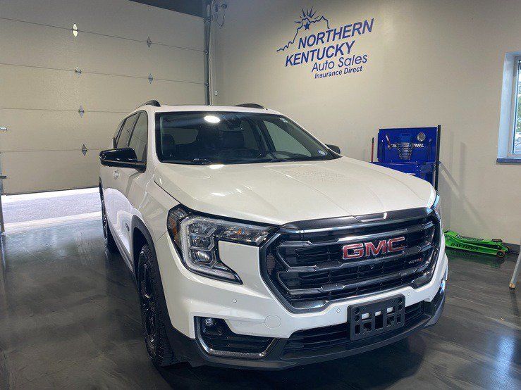 Used 2022 GMC Terrain AT4 w/ Infotainment Package II AWD/4WD image 2