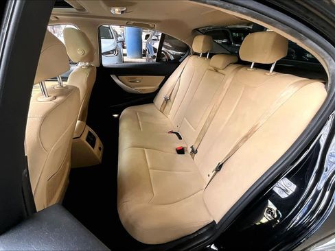 Used 2017 BMW 320i Sedan image 19