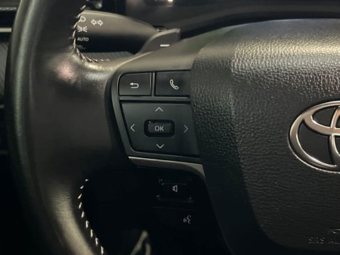Used 2025 Toyota Camry SE FWD image 25