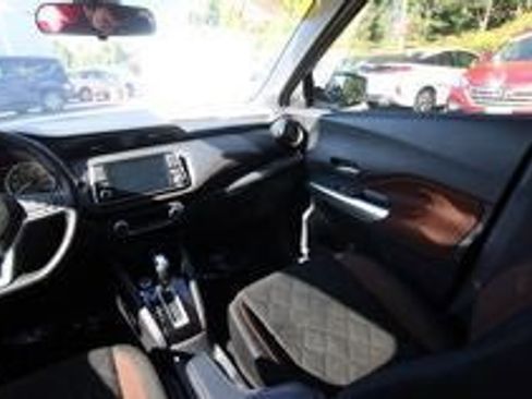 Used 2020 Nissan Kicks SR image 29