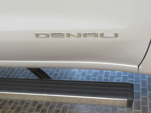 Used 2019 GMC Sierra 1500 Denali w/ Denali Ultimate Package AWD/4WD image 79