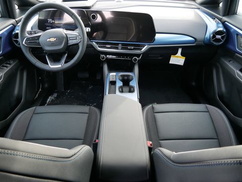 New 2026 Chevrolet Equinox EV LT image 6