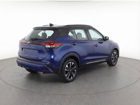Used 2025 Nissan Kicks SV AWD/4WD image 9