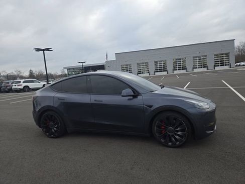 Used 2022 Tesla Model Y Performance AWD/4WD image 2