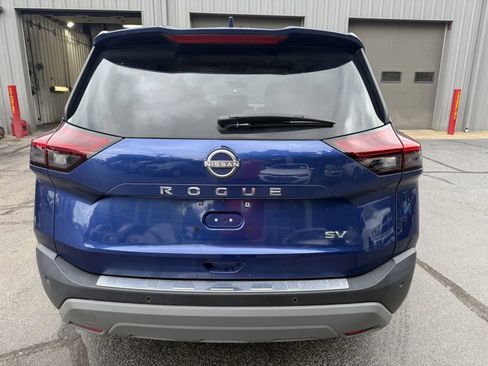 Used 2022 Nissan Rogue SV FWD image 3