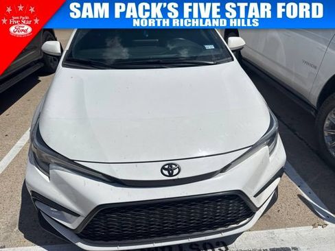 Used 2024 Toyota Corolla SE FWD image 2