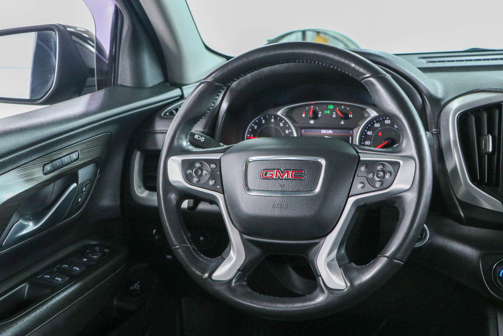 Used 2022 GMC Terrain SLT w/ LPO, Floor Liner Package AWD/4WD image 12